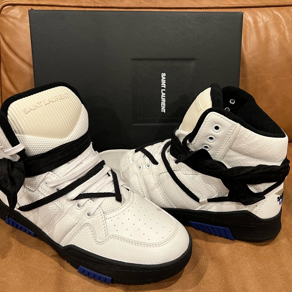 Saint Laurent CURE 05 Sneakers.